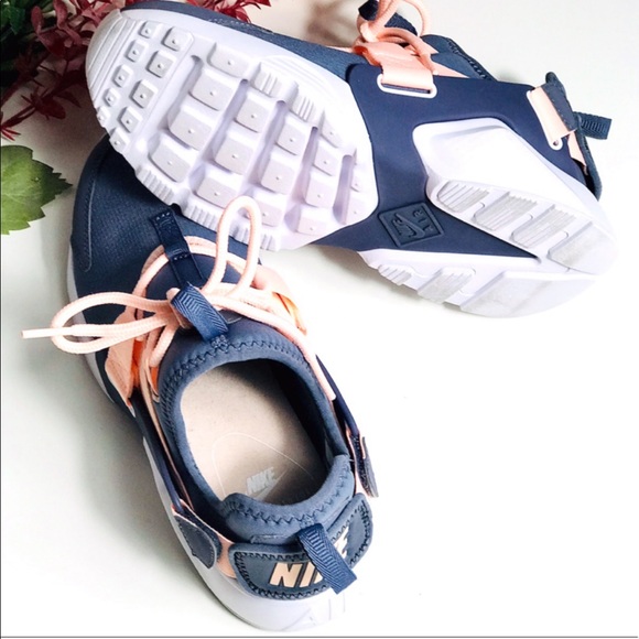 1 left NWT 5 Star Nike Air Huarache Light Carbon - Picture 2 of 8